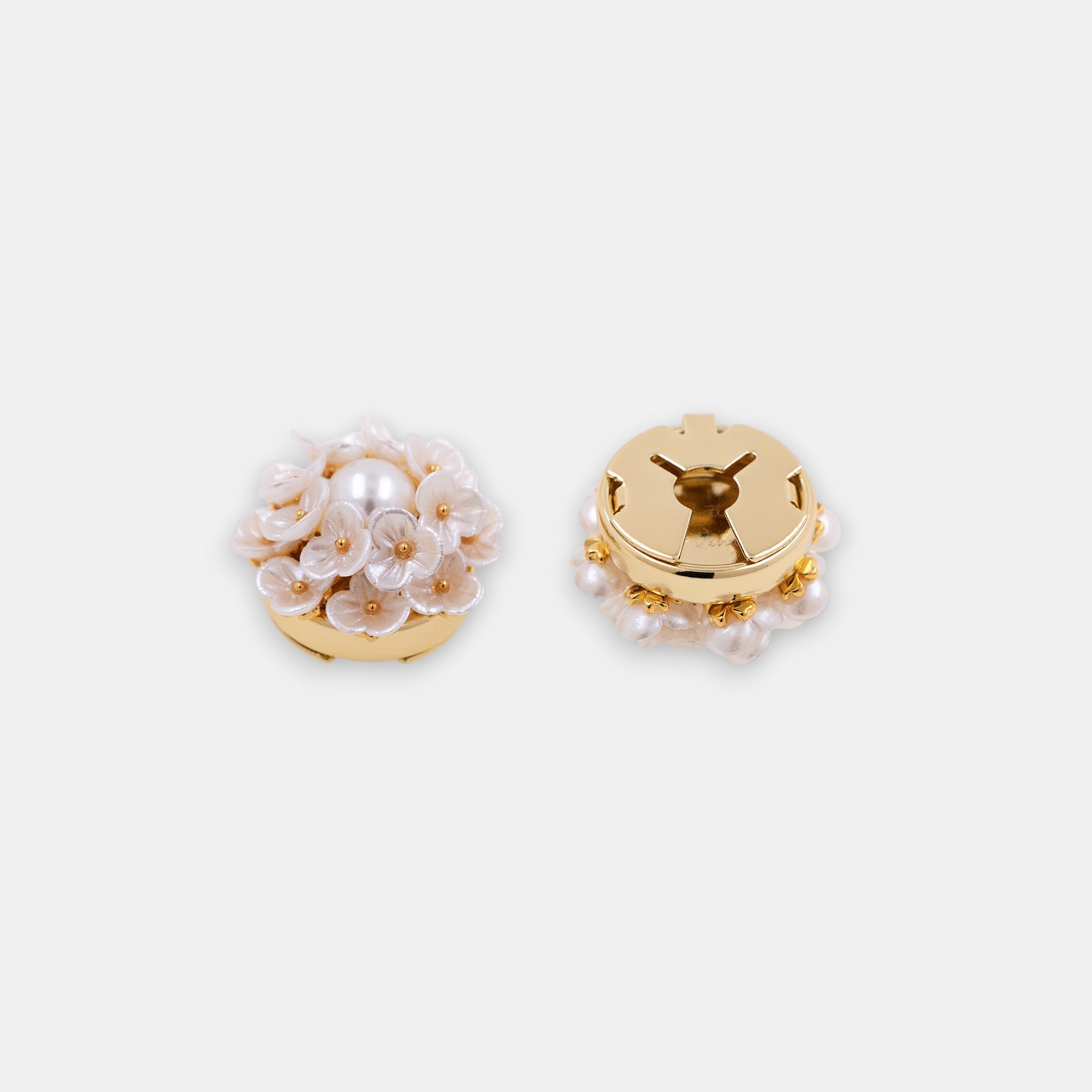 Cloud Bouquet 14K gold-plated ivory flower clip-on button cover with a pearl center side
